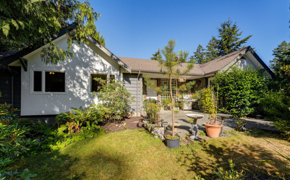 6232 Rodolph Road, Central Saanich
